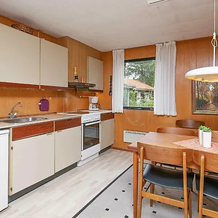 Two-bedroom In Vaeggerlose 24 Bøtø By