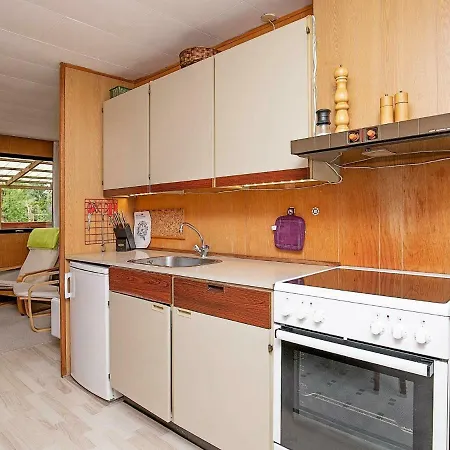Two-bedroom In Vaeggerlose 24 *